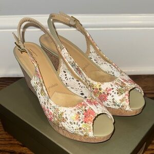 Trotters Women's Floral Lace Wedge Sandals - Multicolor